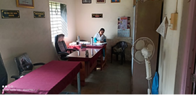  गावकऱ्यांच्या समस्या जाणून घेण्यासाठी सरपंच, उपसरपंच आणि अधिकाऱ्यांचे दालन खुले